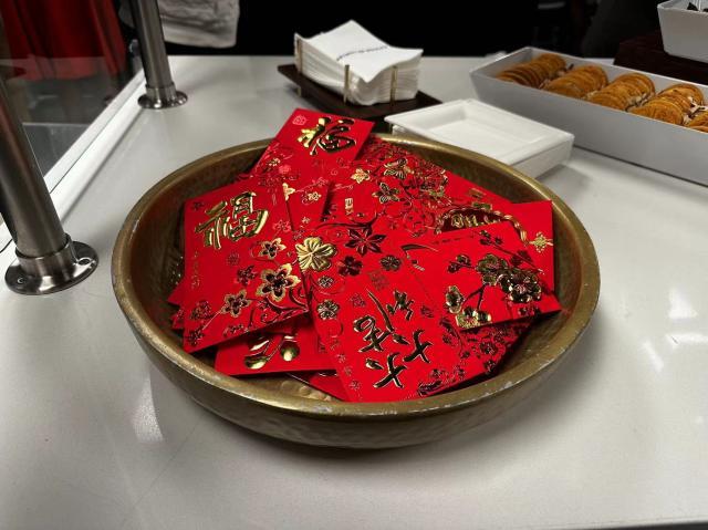 开云官方直播-【现场】遗憾输球！新春贺岁战勇士主场年味十足